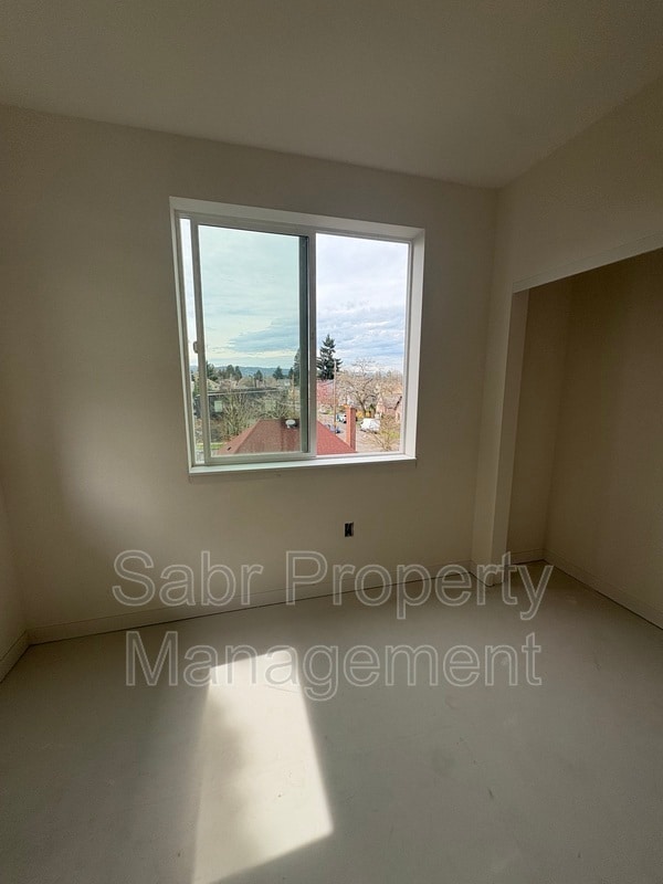 Building Photo - 1520 N Bryant St