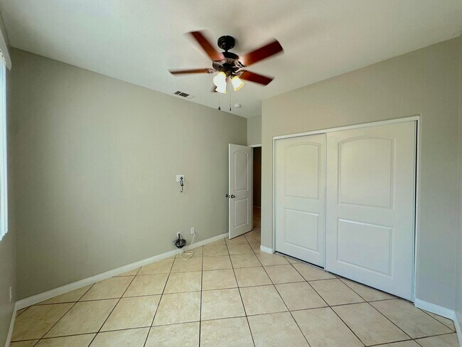 Building Photo - 47510 Stetson Ct