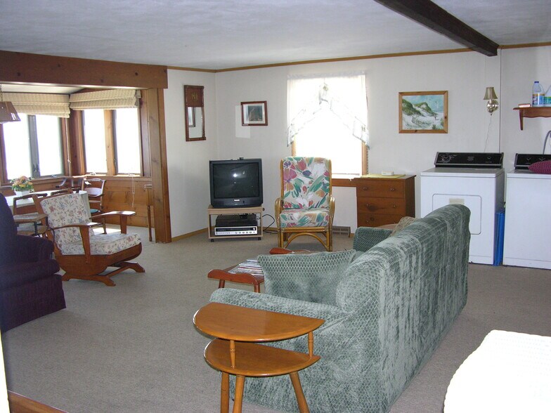 Living Room - 10 Jackson St
