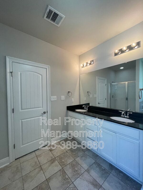 Building Photo - 7948 Antebellum Ave