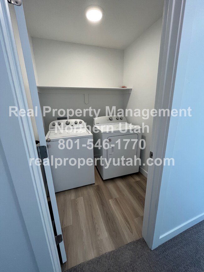 Building Photo - 3084 N 1600 E