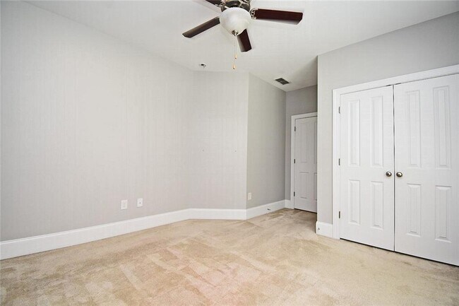 Building Photo - 2625 Hickory Hill Dr