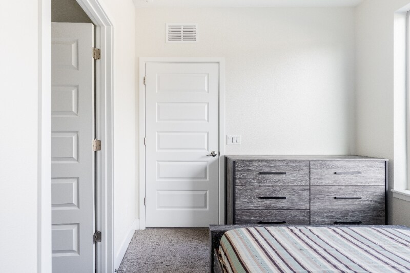 Building Photo - 3460 E 31st Ave