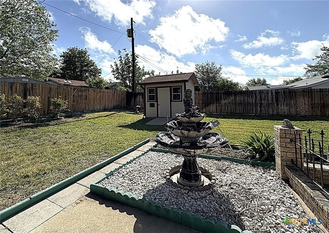 Building Photo - 1613 Velma Ave