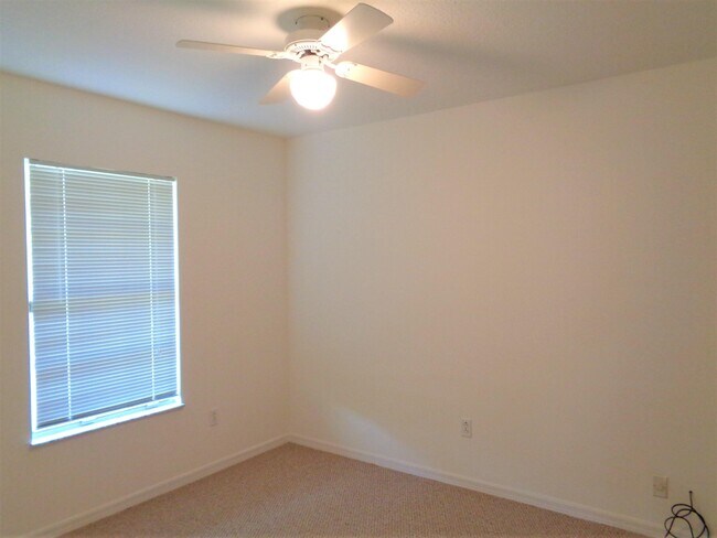 Building Photo - 741 17th Ln SW