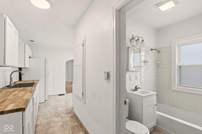 Building Photo - 1531 N Grant Ave