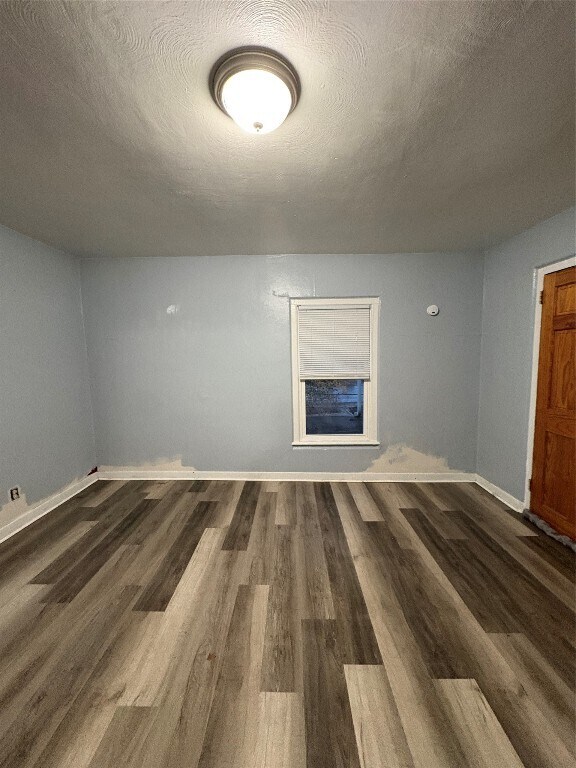 Building Photo - 114 Conklin Ave