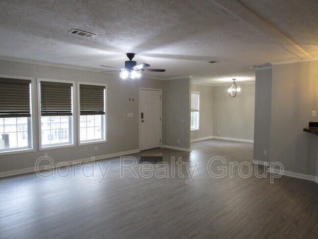 Building Photo - 5493 Willis Rd