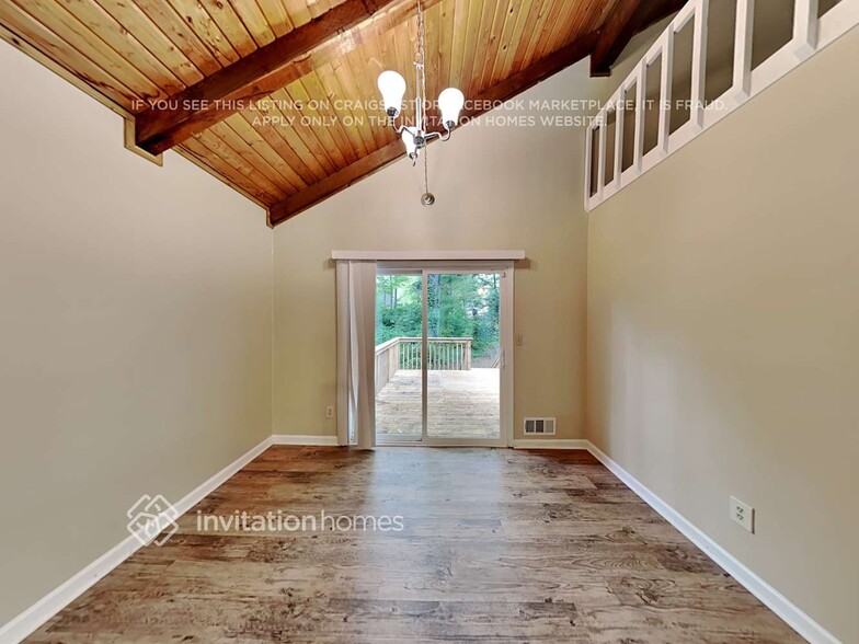 Building Photo - 4931 Tremont Dr NE