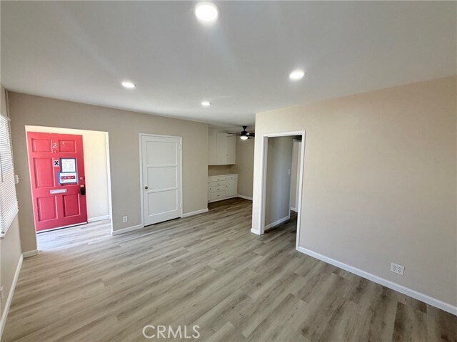 Building Photo - 901 N San Gabriel Ave