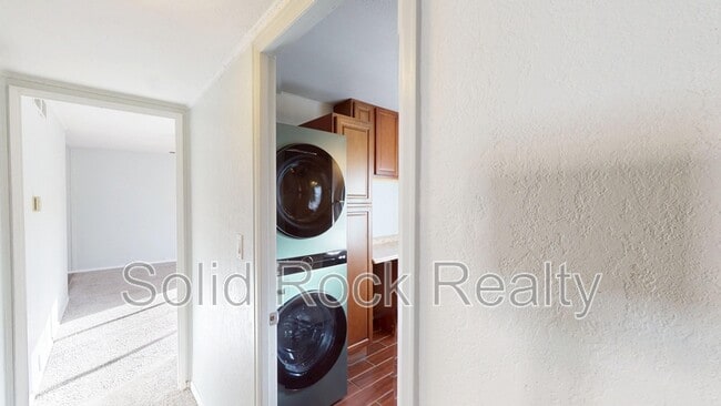 Building Photo - 1917 Ouray Ave