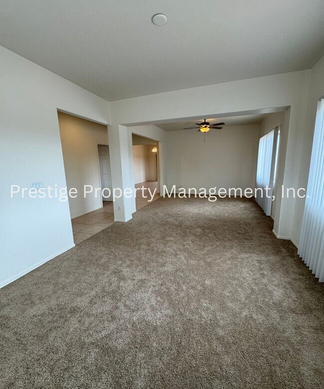 Building Photo - Beautiful Must see Spacious 4/2 Home on the SouthWest Side!!