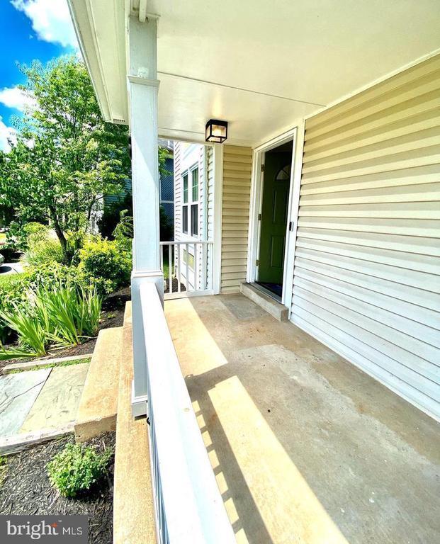 Building Photo - 18 Brookmeade Ct