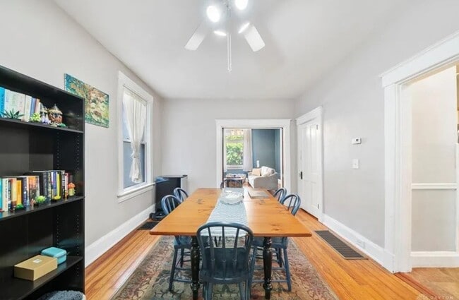 Building Photo - 3148 Linwood Ave