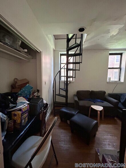 Building Photo - 11 Scottfield Rd