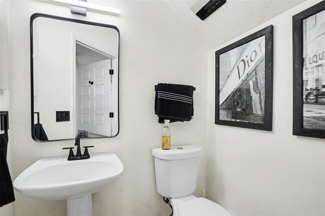 Building Photo - 8105 River Mont Way