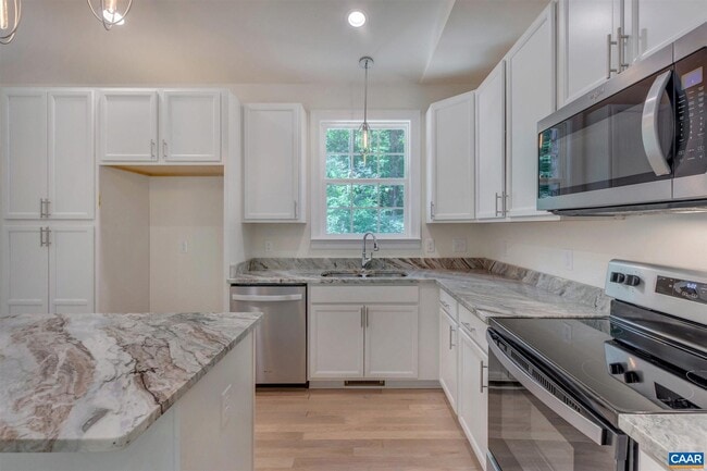 Building Photo - 312 Jonquil Rd