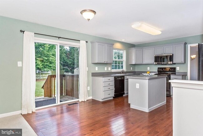 Building Photo - 2105 Twin Peaks Ct