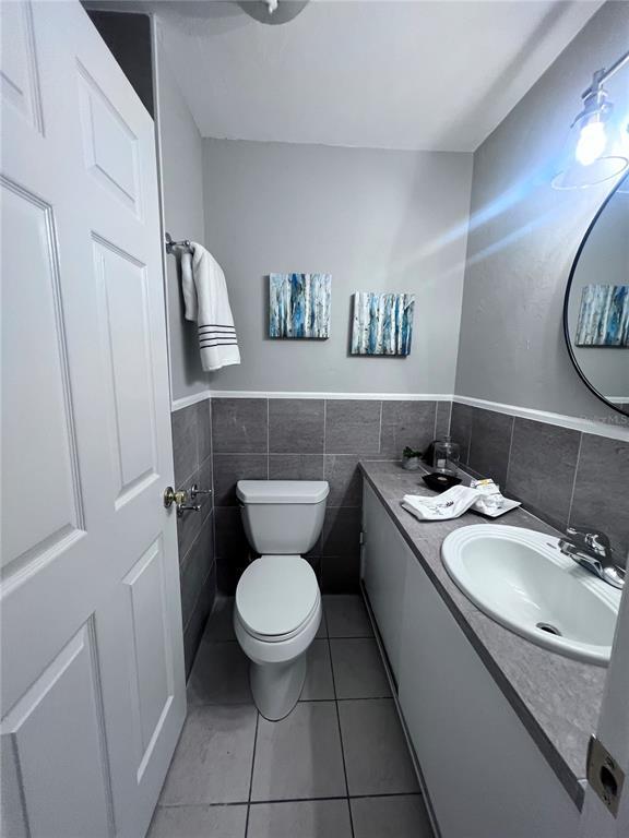 Building Photo - 3857 W University Ave