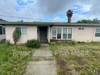 Building Photo - 2841 Taft St