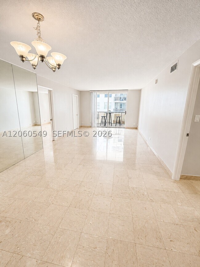 Building Photo - 6039 Collins Ave
