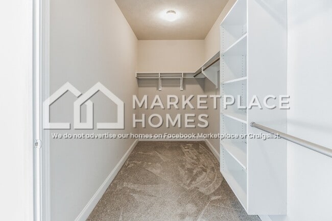 Building Photo - 750 Holderness Ct