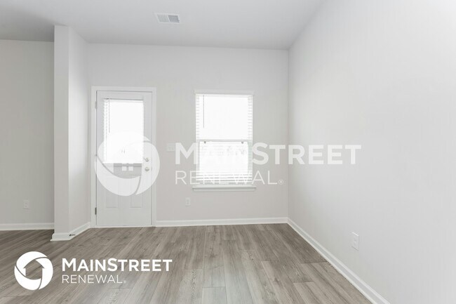 Building Photo - 3211 Quintana Dr