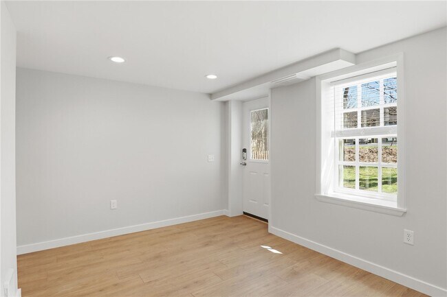 Building Photo - 1474 Marsh Rd