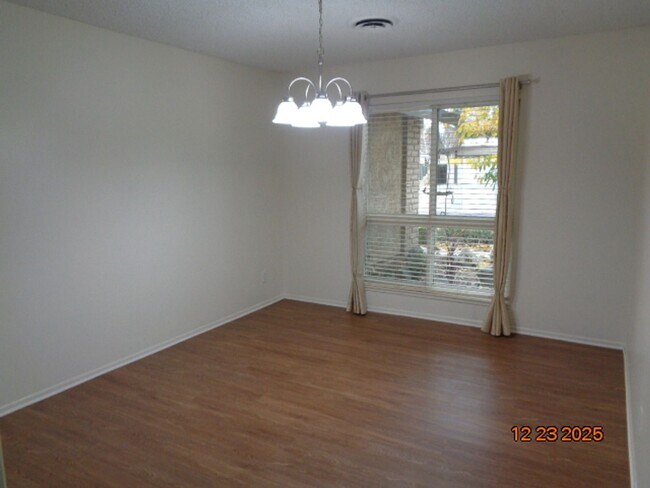 Building Photo - Beautiful Single Story Pool Home in West Lancaster with 1881 sq. ft.