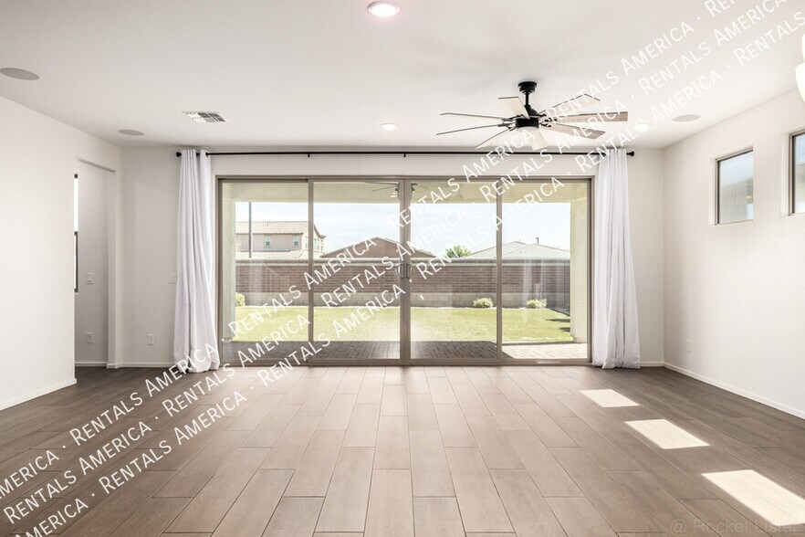 Building Photo - 13695 N 145th Dr