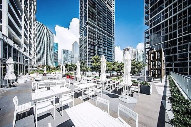 Building Photo - 485 Brickell Ave