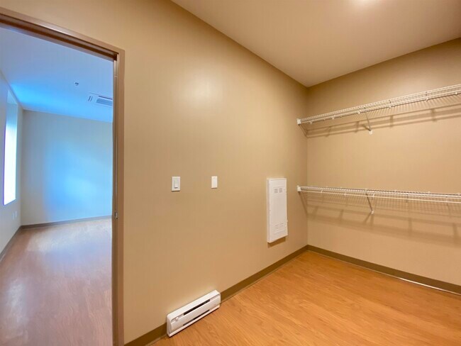 Building Photo - 83 Hanover St