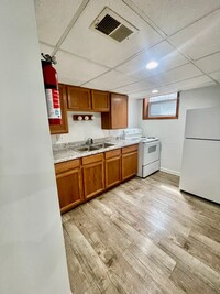 Building Photo - 813
