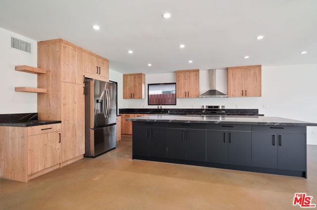 Building Photo - 6236 Sale Ave