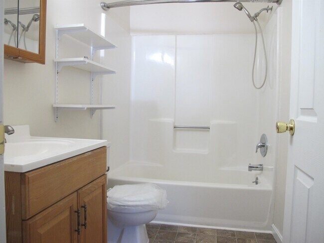 Building Photo - 213 Prospect St