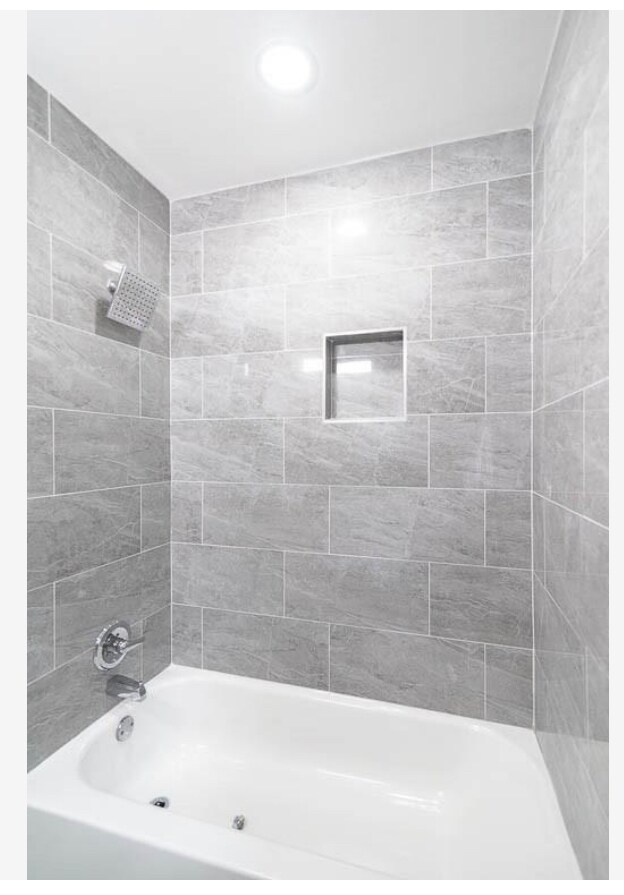 Building Photo - 2219 Rosewood Rd