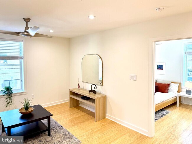 Building Photo - 1302 S 18th St