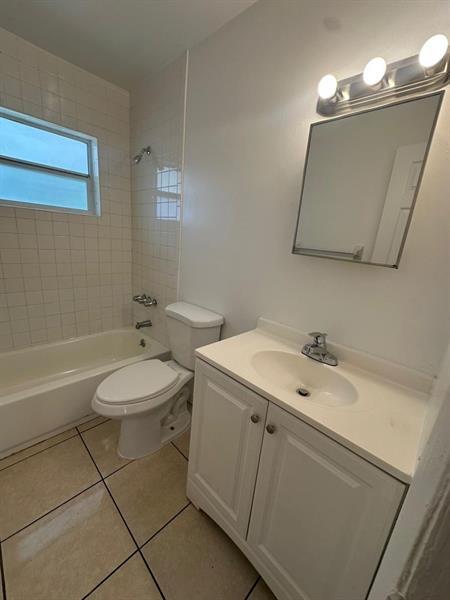 Building Photo - 5961 SW 41st St