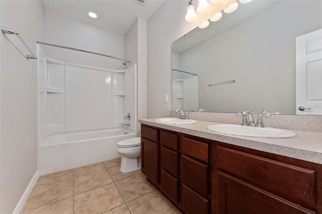 Building Photo - 2756 Mead Ave