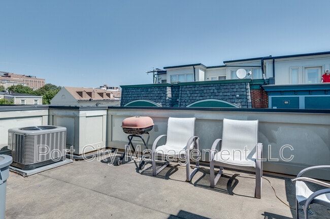 Building Photo - 9 Yogurt Ln