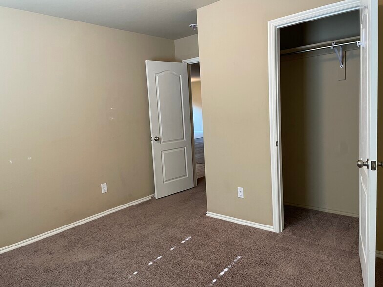 Building Photo - 2912 Sun Berry Way