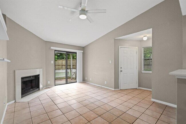 Building Photo - 1601 Faro Dr