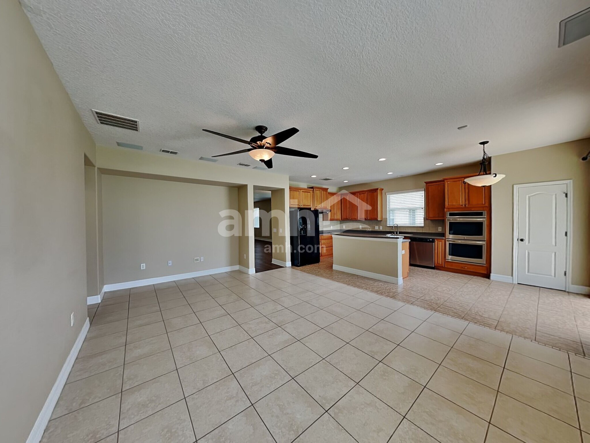 Building Photo - 1900 Strathmore Cir