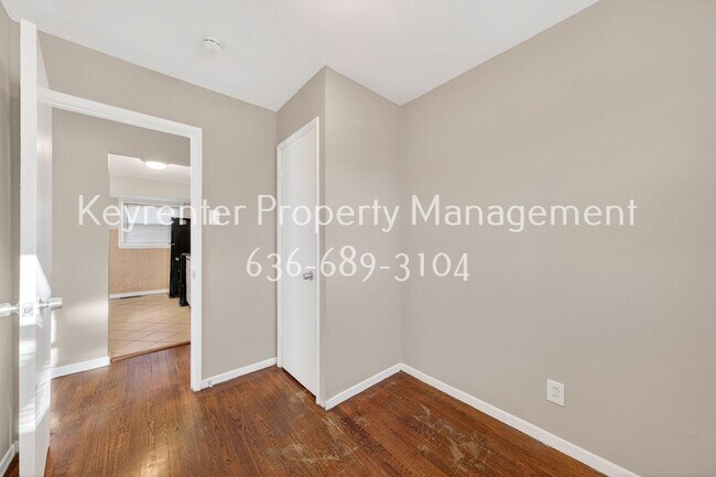 Building Photo - Spacious 3-Bedroom Home with Large Yard – Section 8 Welcome