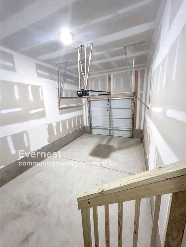 Building Photo - 305 Pawley Dr