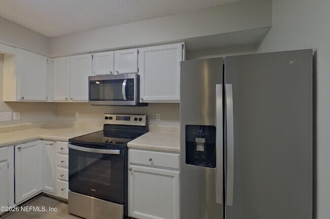 Building Photo - 606 Radnor Ln