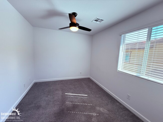 Building Photo - Newly Buil 3Bdm 2.5Ba Townhome in Premier ...