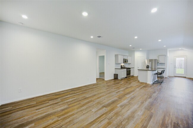 Building Photo - 5618 Redstone Gardens Dr