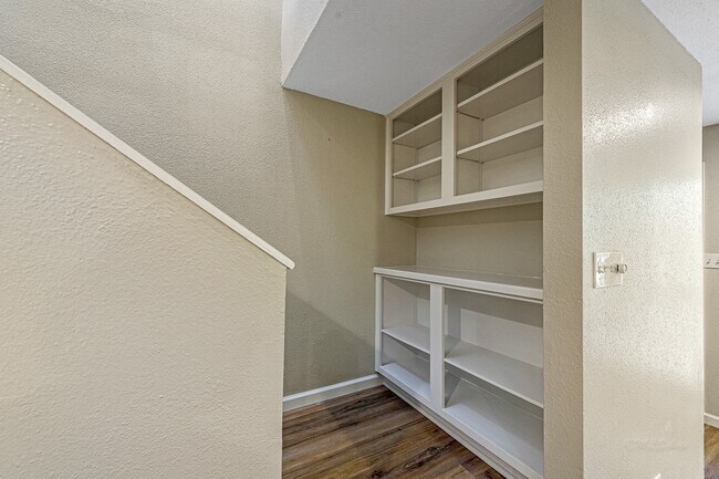 Building Photo - 1500 Sandy Springs Rd