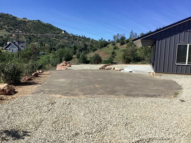 Building Photo - Newly Built Home Near Salt Creek Trail Move in Ready